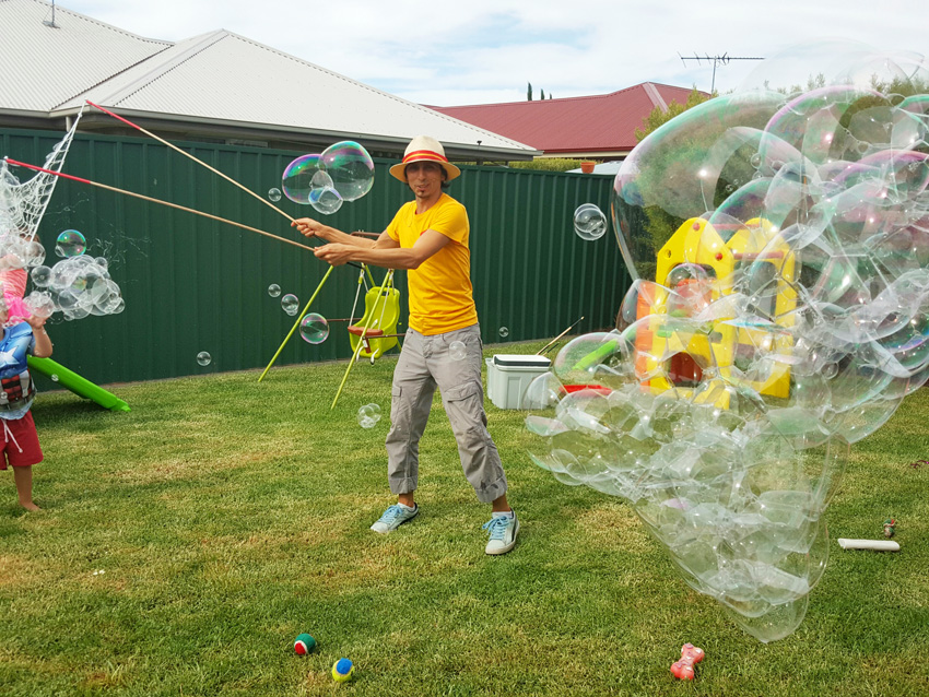 Mr Oopy and Bubbles, The Adelaide Bubble Man