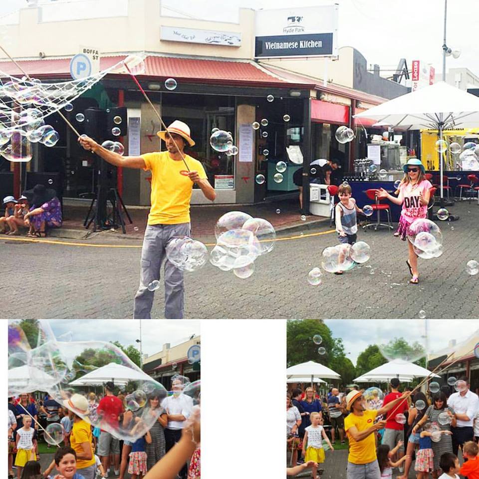 Mr Oopy does bubbles at the Unley Gala Festival. The Bubble Man of Adelaide Australia